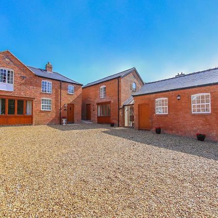 Вилла Westfield Country Barns Braunston  Экстерьер фото